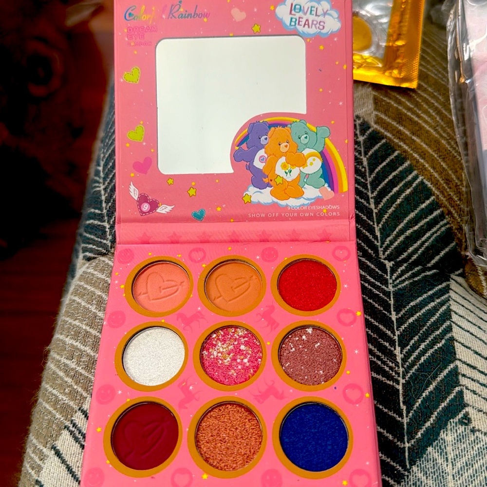 Amazing ๐ป makeup ๐ bundle - Picture 3 of 9